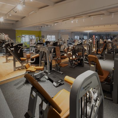 Sportwelt Schäfer: Buche online Deinen Termin und trainiere vor Ort. Wir stehen Dir immer zur Verfügung.